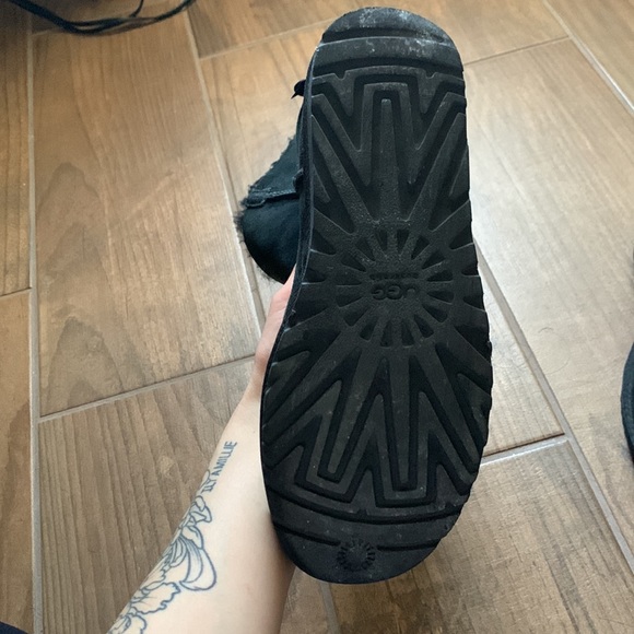 Black Bow Uggs - Picture 4 of 5